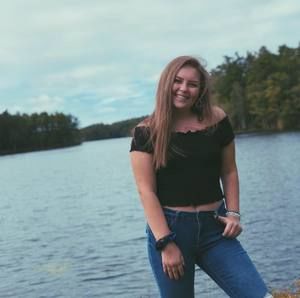 Meet your Posher, Belle